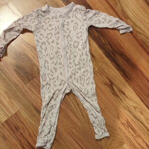 Kyte Leopard Bamboo Snap Long Sleeve Romper